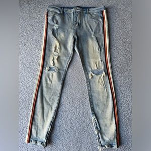 THRT  light Wash Skinny Jeans Distressed